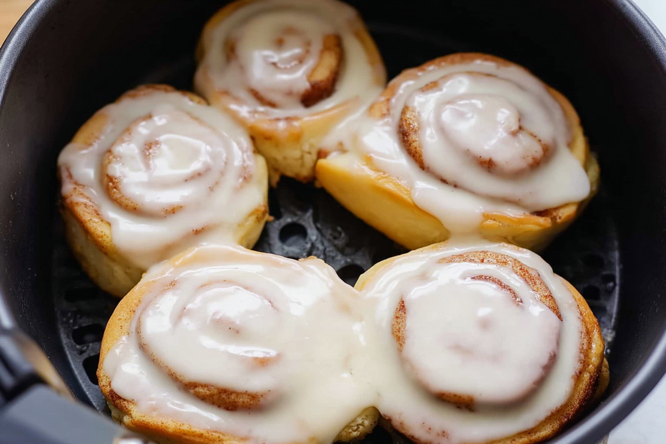 Air Fryer Cinnamon Rolls Quick And Easy Recipe 6 Air Fryer Cinnamon Rolls